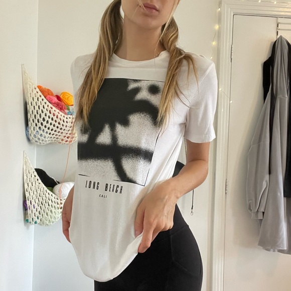 White tee - Picture 3 of 4